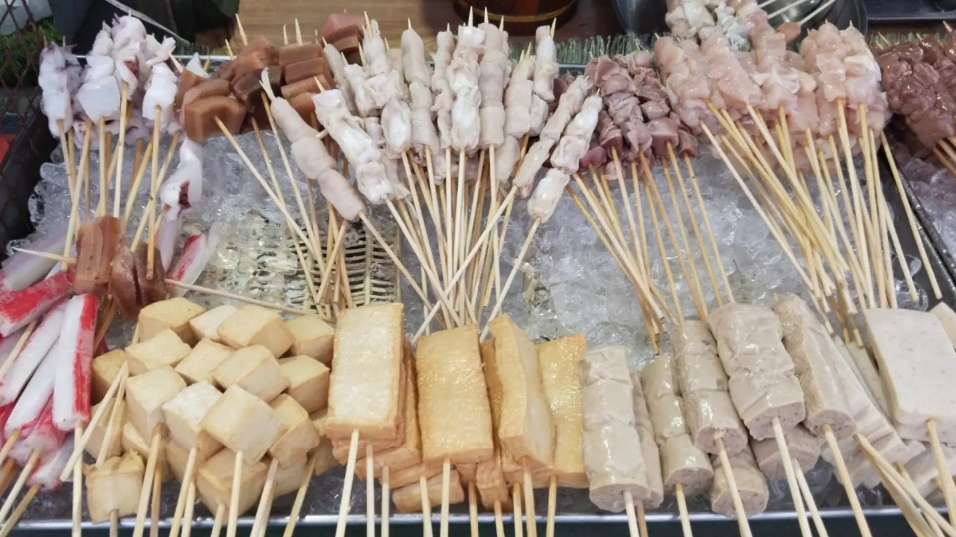 หม่าล่าเสียบไม้หลากหลายชนิด ร้านมะหรั่งเมกันหัวใจหม่าล่า ดอยเขาควาย
